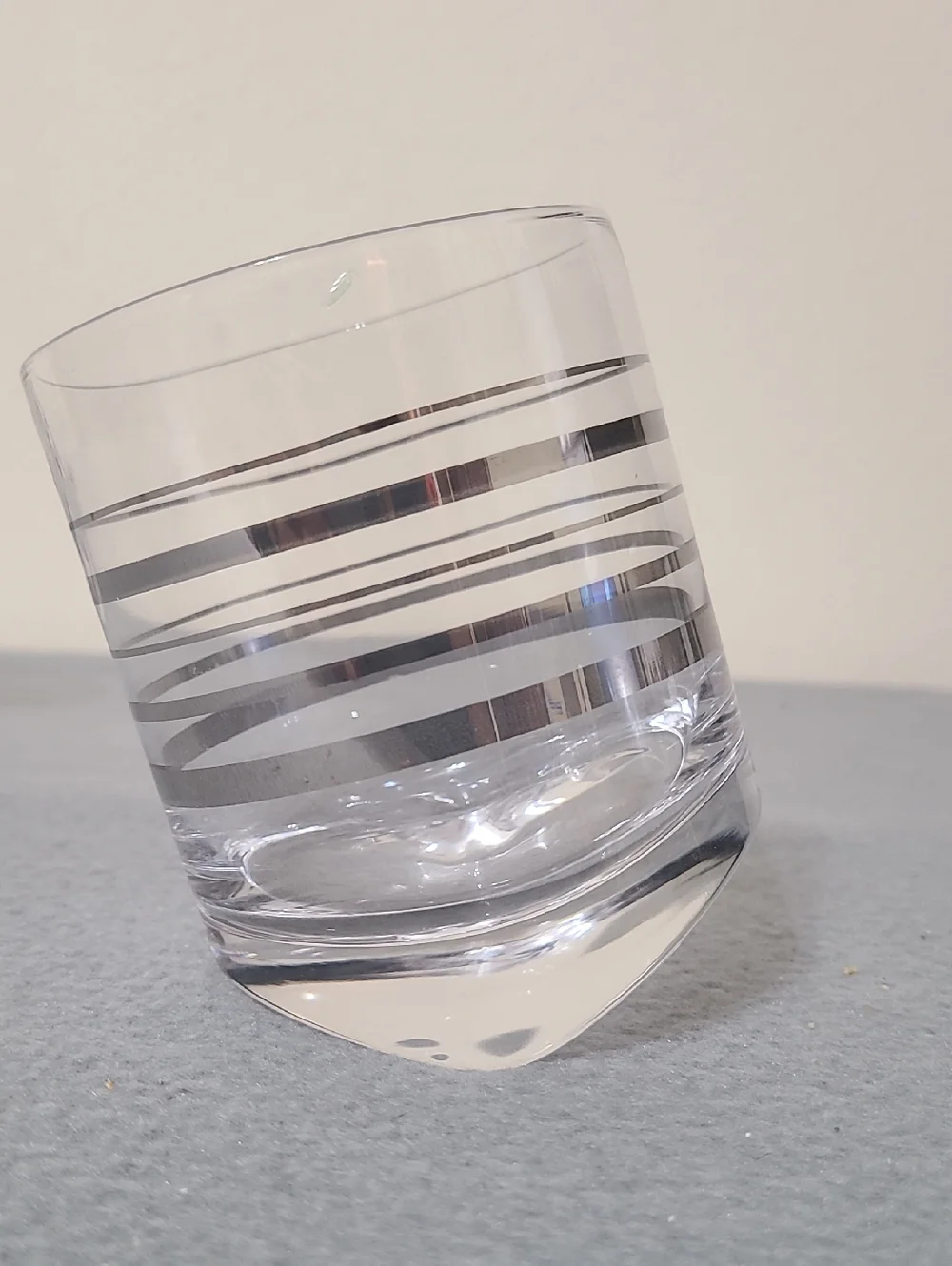 2 Tilted Whiskey Glasses‎ Bourbon Clear Glass Tumblers Barware Silver Stripes